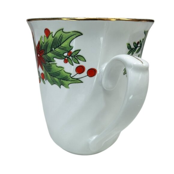 Set Of 4 Truly Tasteful Fine China Christmas Holly Berry Mugs 4.5" Tall Gold Rim - Picture 7 of 10